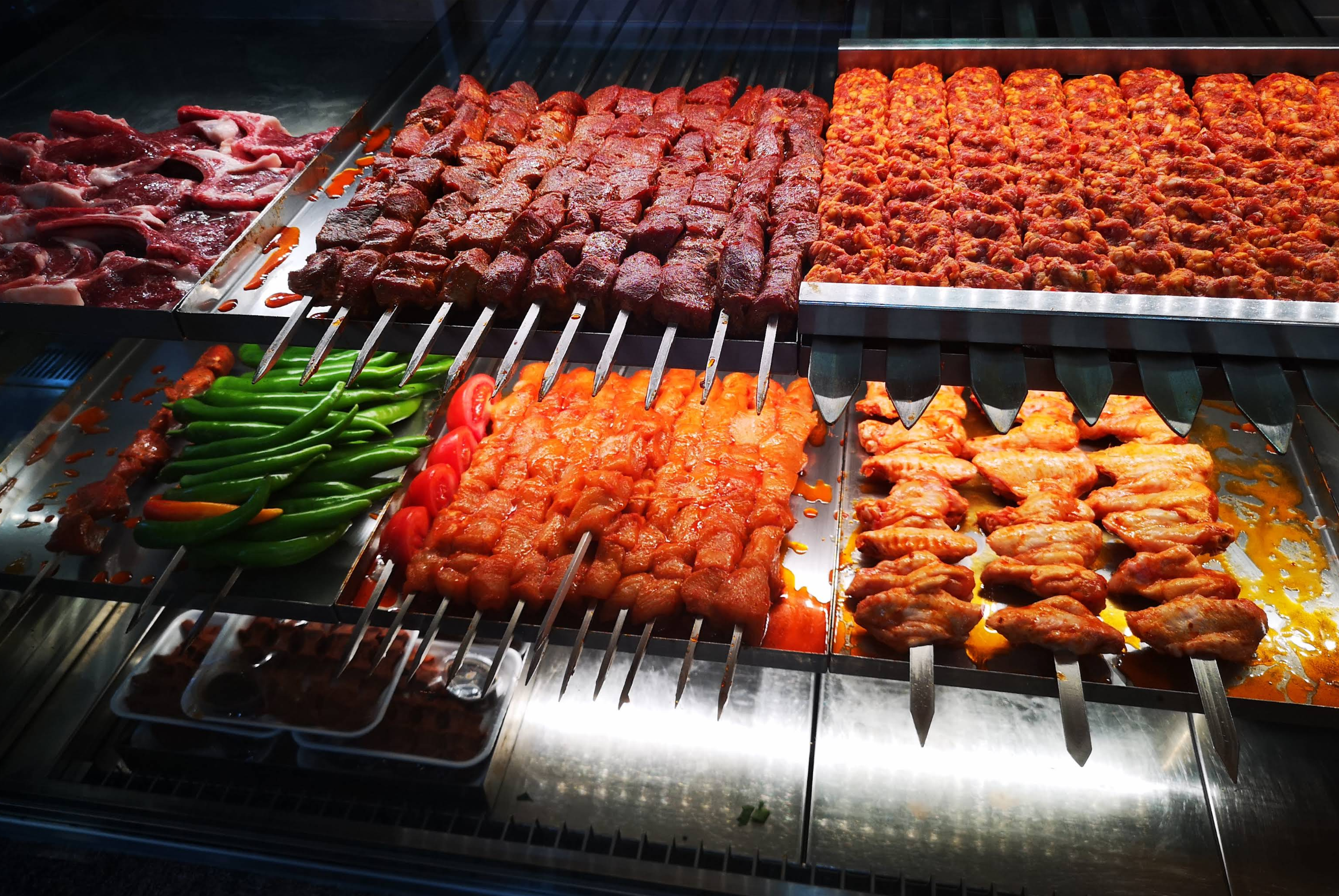 Frisch gegrillte Spieße und Steaks vom Holzkohlegrill — Borsig Grill, Dönerladen in Dortmund
